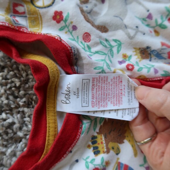 Mini Boden One Piece Pajamas Footless Size 104cm 4Y Button Up Unicorn Queen Lion - Picture 3 of 3